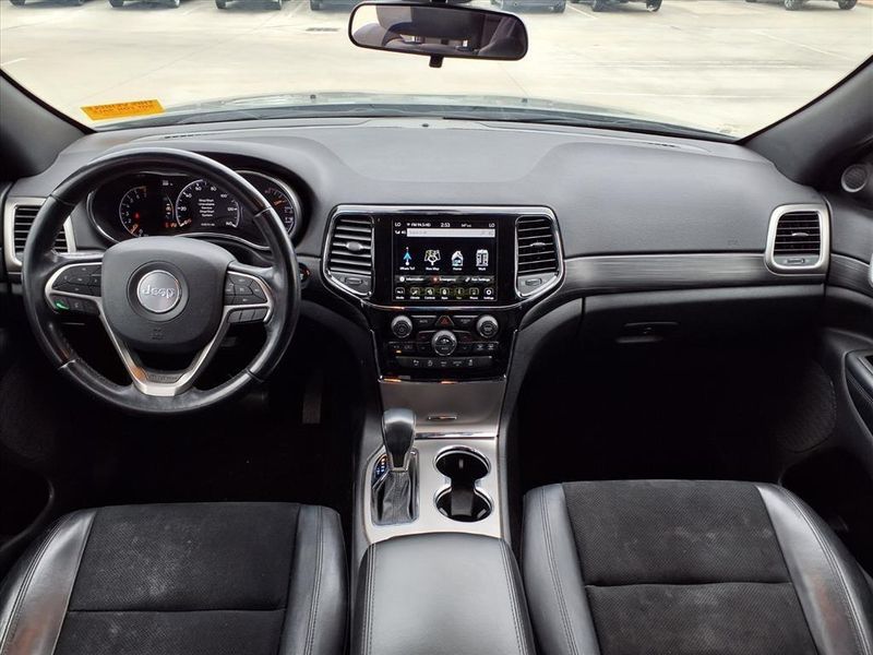 Used 2021 Jeep Grand Cherokee Laredo XImage 13