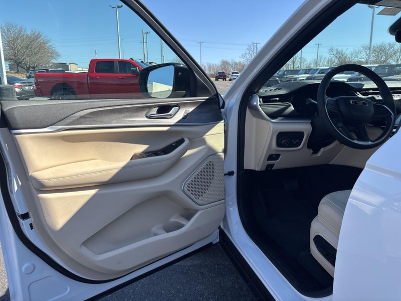 New 2026 Jeep Grand Cherokee Limited 4x4Image 23