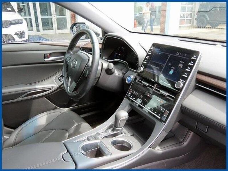 2019 Toyota Avalon Hybrid XLE PlusImage 8