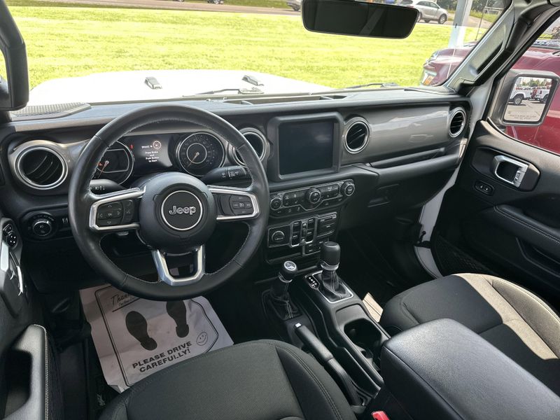 2020 Jeep Gladiator OverlandImage 18