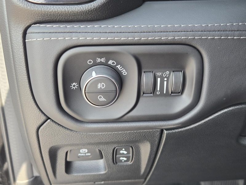 Used 2022 RAM 1500 Limited 4x4 Crew Cab 5'7 Box
