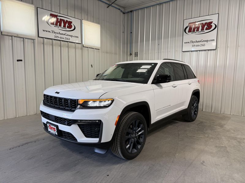 New 2026 Jeep Grand Cherokee 85th Anniversary Edition 4x4Image 17