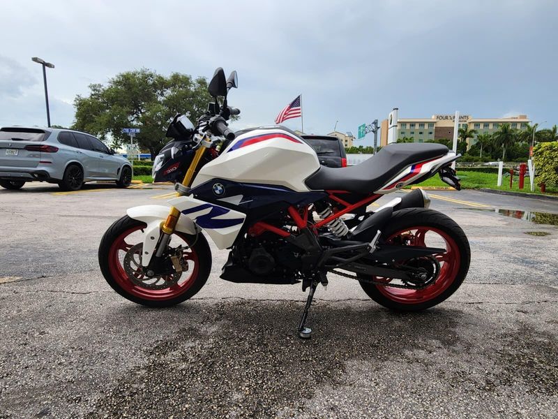Used 2022 BMW G 310 R Image 1