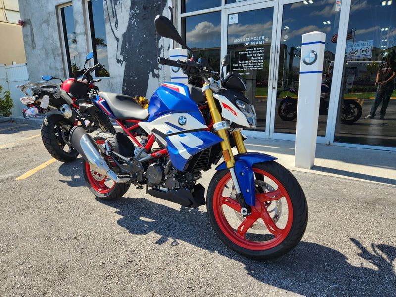 2024 BMW G 310 R Image 9