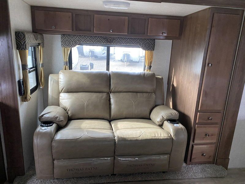 2024 NASH 24M  in a ELEGENT TRUFFLE exterior color. Legacy Powersports 541-663-1111 legacypowersports.net 