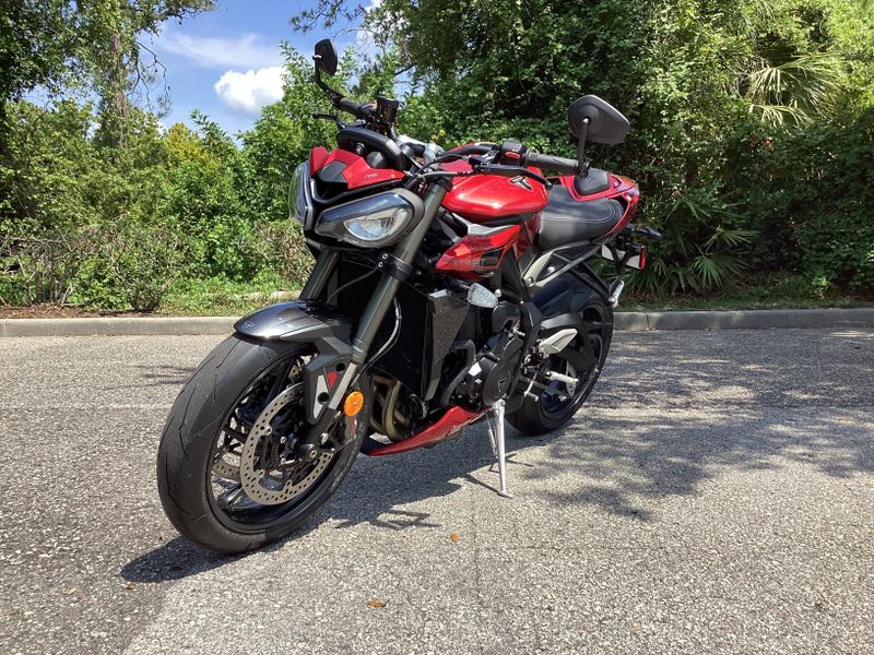 2025 Triumph Street Triple 765 RS