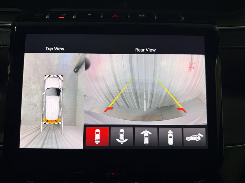 New 2025 Jeep Grand Cherokee L Limited 4x4Image 14