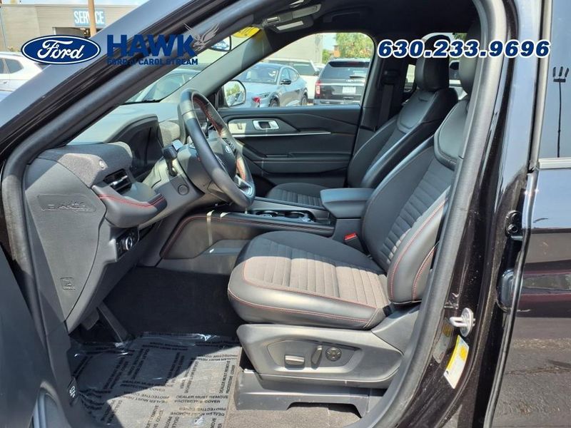 2025 Ford Explorer ST-Line photo 4