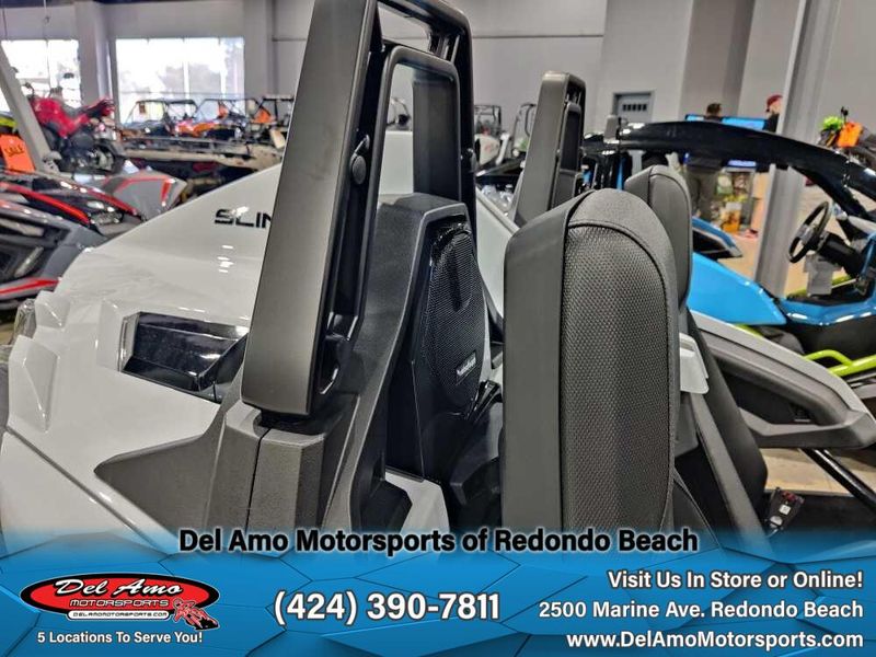 2023 Polaris T23AATHD  in a MOONLIGHT WHITE exterior color. Del Amo Motorsports of Redondo Beach (424) 304-1660 delamomotorsports.com 