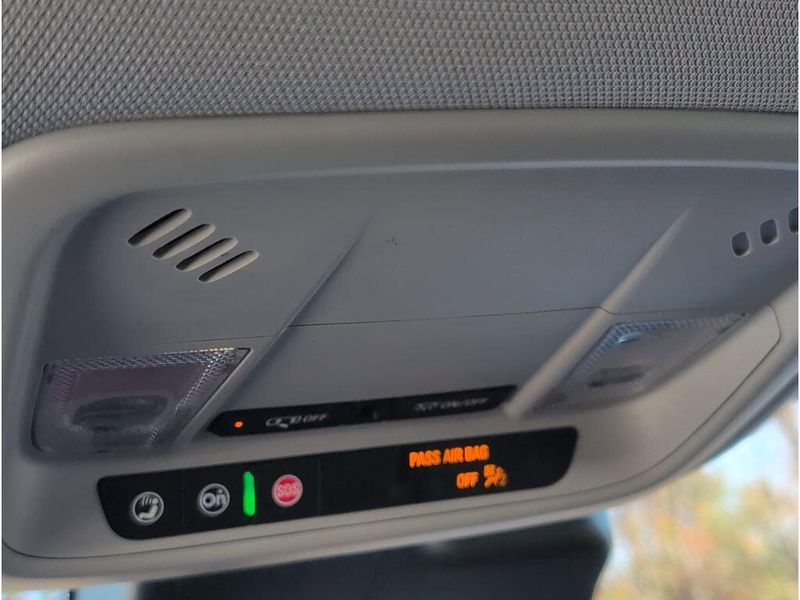 Used 2024 Chevrolet Malibu LTImage 28