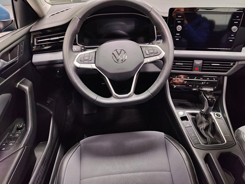 Used 2026 Volkswagen Jetta SE w/SunroofImage 15