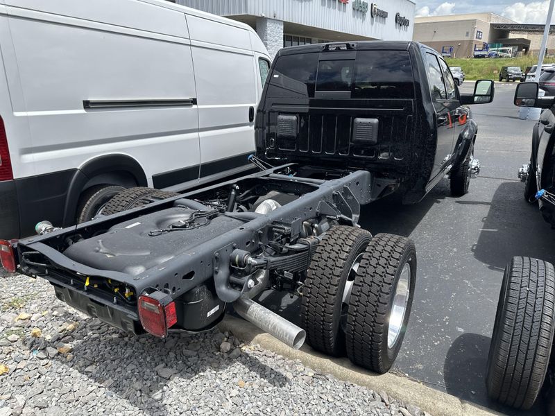 New 2025 RAM 4500 Big Horn Chassis Crew Cab 4x4 60
