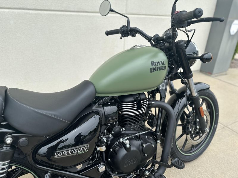 2024 Royal Enfield Meteor 350Image 6