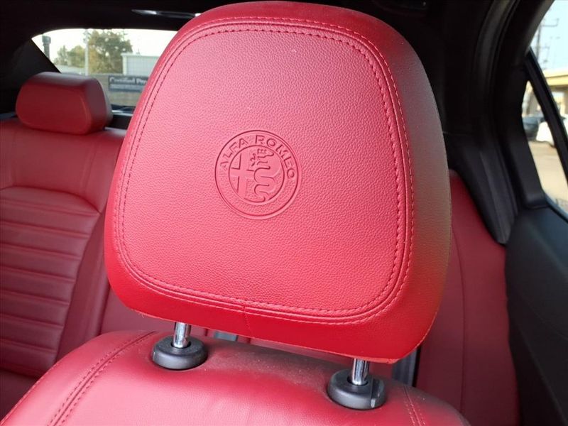 Used 2022 Alfa Romeo Giulia VeloceImage 20
