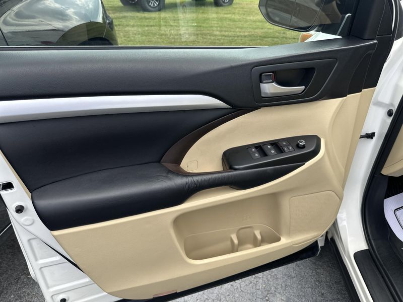 Used 2015 Toyota Highlander XLEImage 22