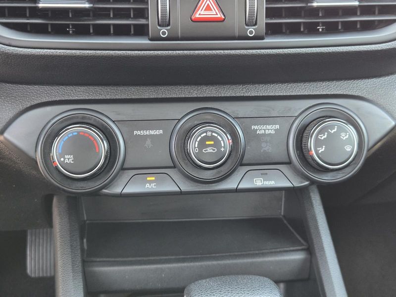 Used 2023 Kia Forte LXS IVT