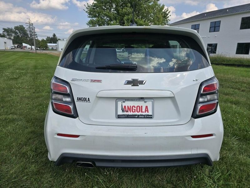 2018 Chevrolet Sonic LT photo 5