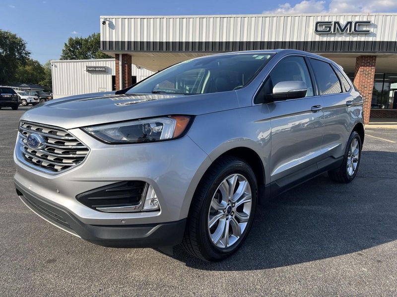 2022 Ford Edge Titanium photo 9