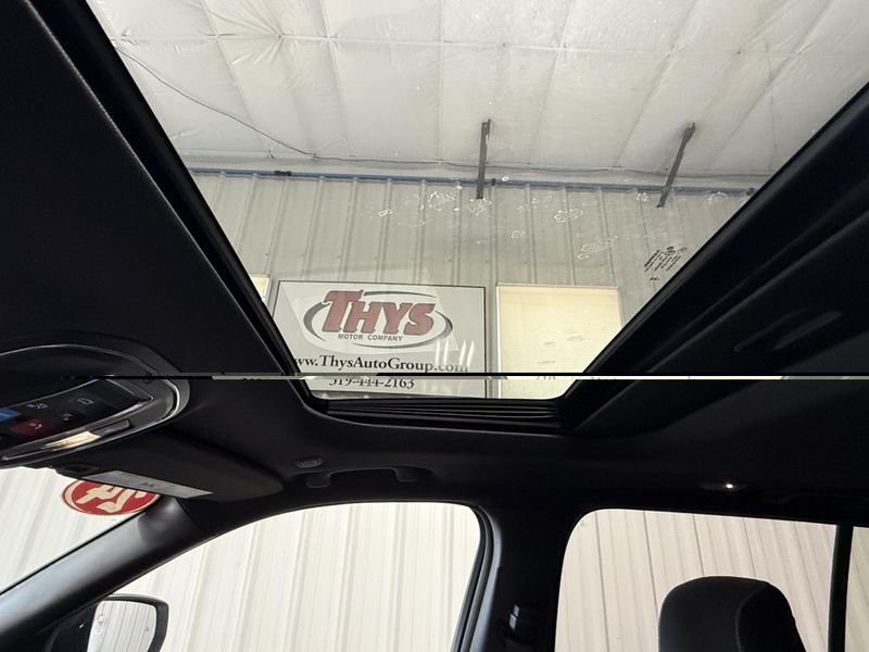 Used 2024 Jeep Grand Cherokee Laredo XImage 23