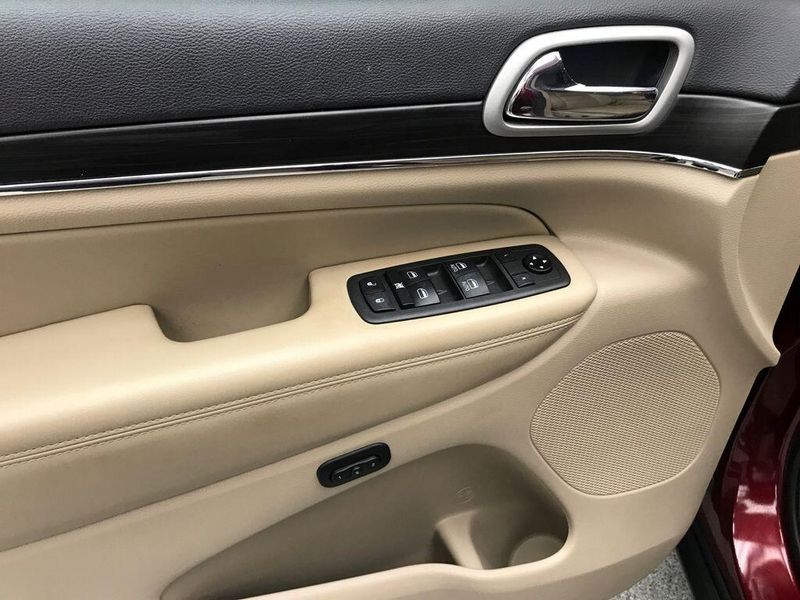 Used 2021 Jeep Grand Cherokee LimitedImage 3