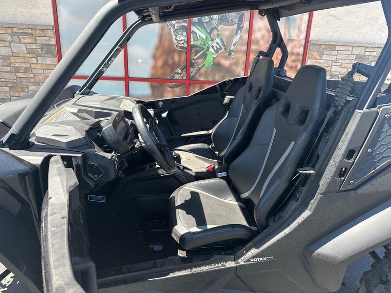 New 2025 Can-Am COMMANDER XT 64 1000R 