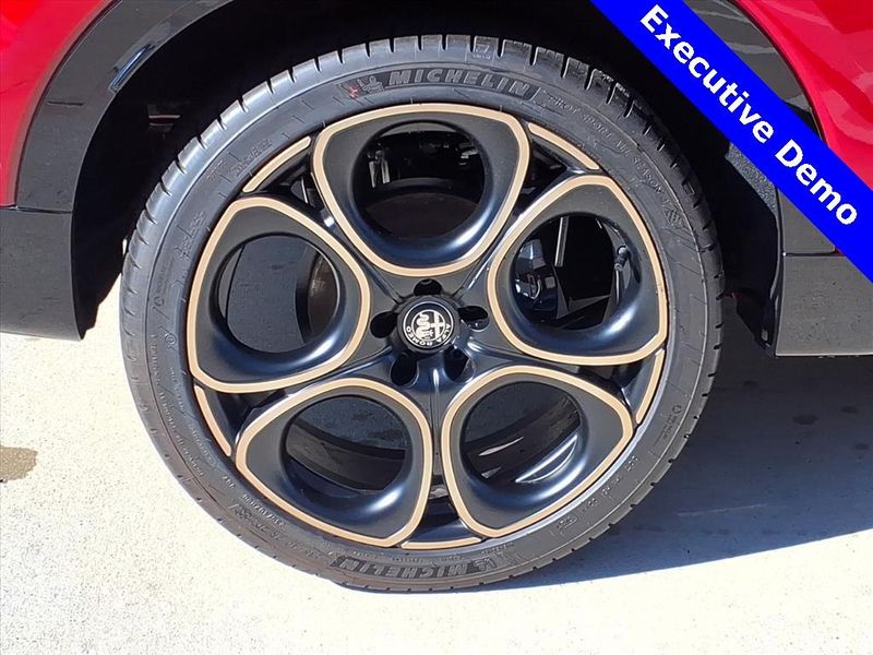 New 2025 Alfa Romeo Tonale IntensaImage 6