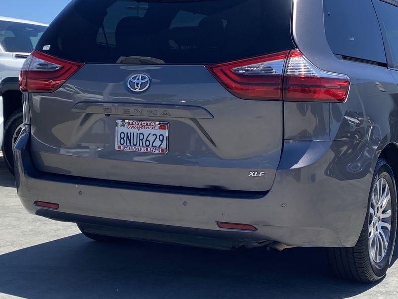 Used 2020 Toyota Sienna XLEImage 4