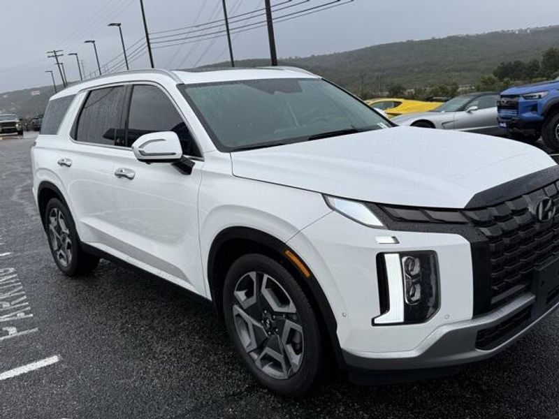 2024 Hyundai Palisade Limited photo 3