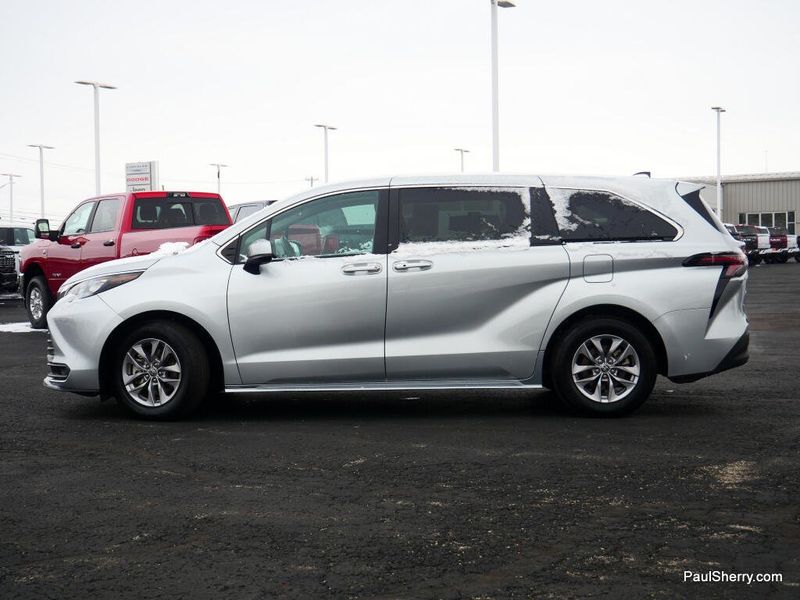 Used 2024 Toyota Sienna LE