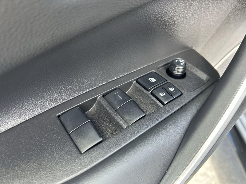 Used 2025 Toyota Corolla SEImage 18