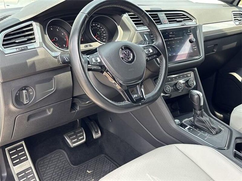 2021 Volkswagen Tiguan 2.0T SE R-Line BlackImage 18