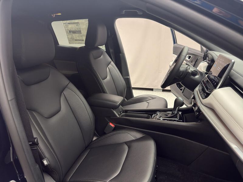 New 2026 Jeep Compass Limited 4x4Image 14