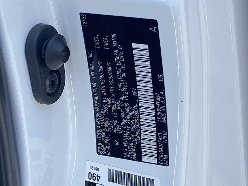2024 Toyota Sienna LEImage 31