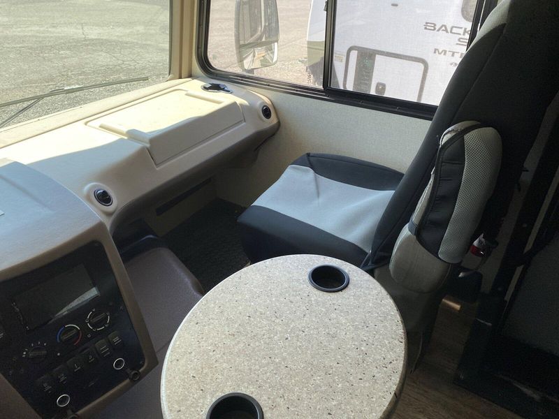 Used 2018 FOREST RIVER FR3 29DS Image 7