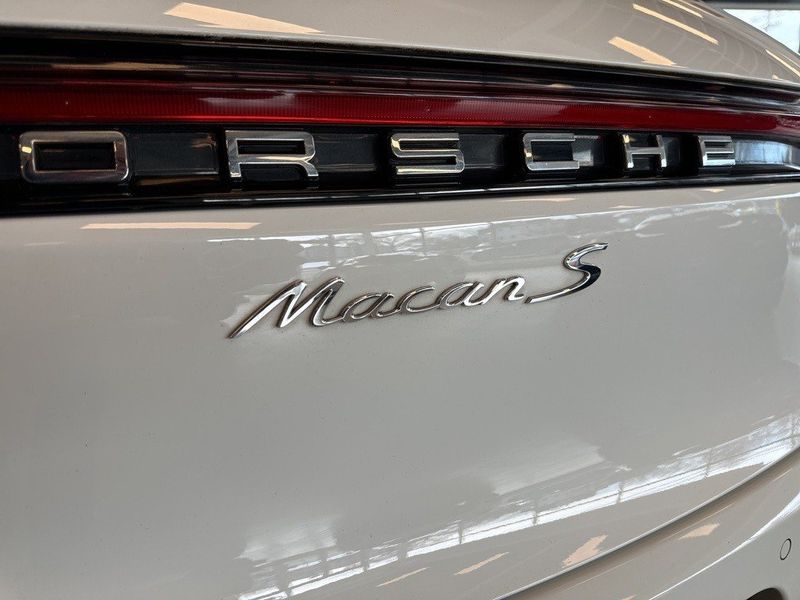 2021 Porsche Macan SImage 14