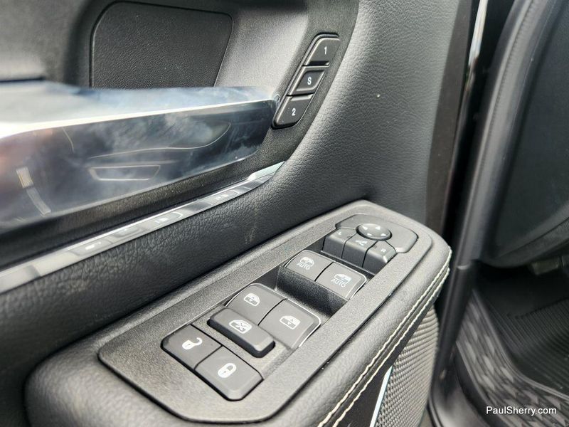 New 2025 RAM 1500 Laramie Crew Cab 4x4 5