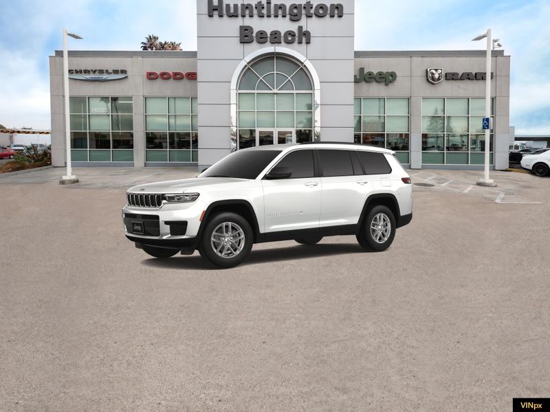 2025 Jeep Grand Cherokee L Laredo 4x2Image 2