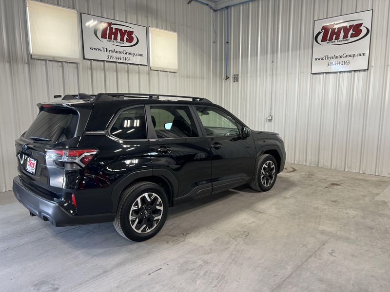 Used 2025 Subaru Forester PremiumImage 40