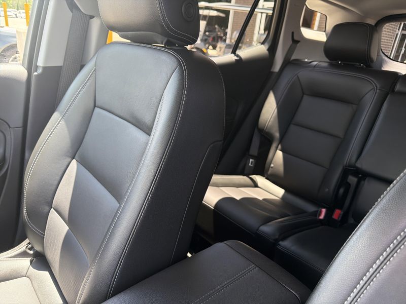 Used 2024 GMC Terrain SLTImage 48