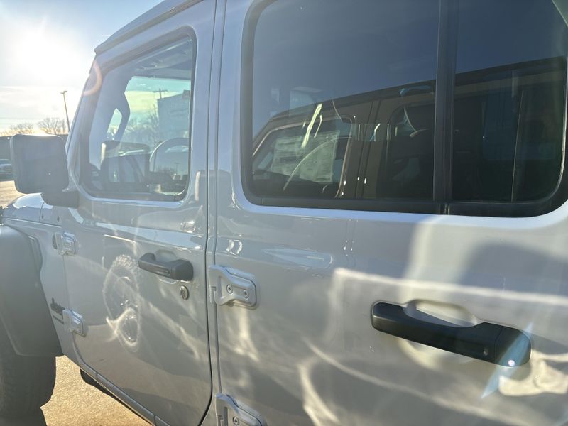 New 2026 Jeep Wrangler 4-door Sport SImage 14