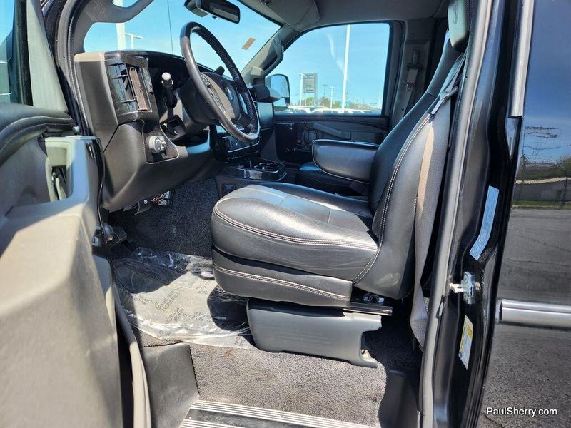 2019 Chevrolet Express 2500 Image 27