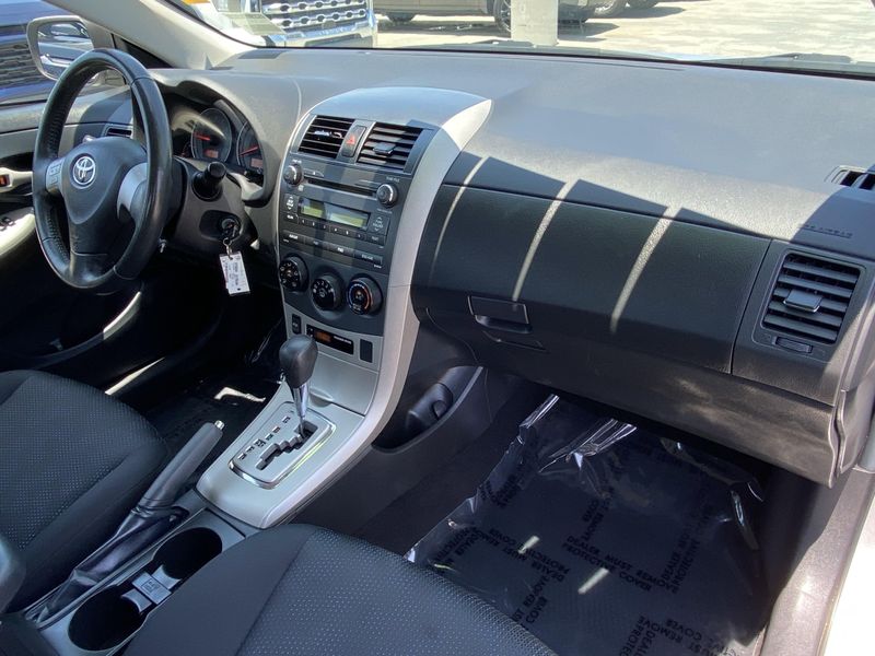 2010 Toyota Corolla SImage 9