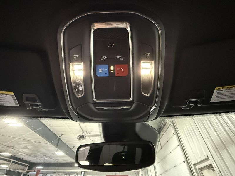 Used 2024 Jeep Grand Cherokee L LaredoImage 25