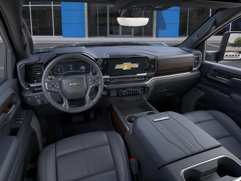 2025 Chevrolet Silverado 2500HD High CountryImage 15