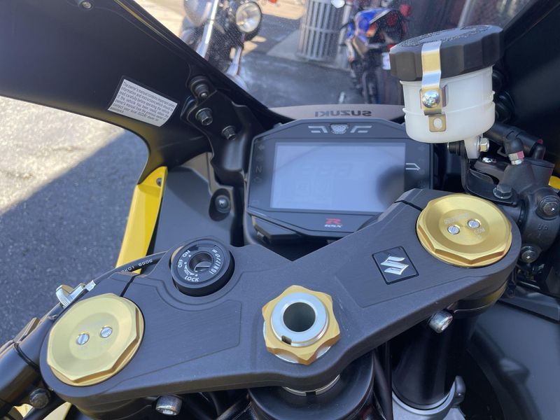 New 2027 Suzuki GSX-R1000 40TH ANNIVERSARY EDITION Image 17