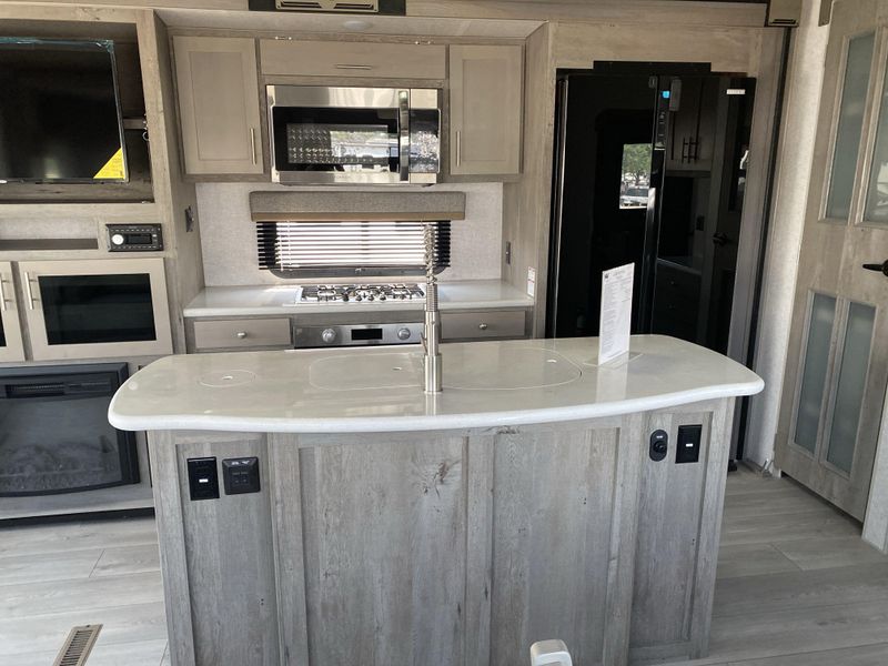 New 2027 NORTHWOOD MFG Arctic Fox NXT 365VSImage 11