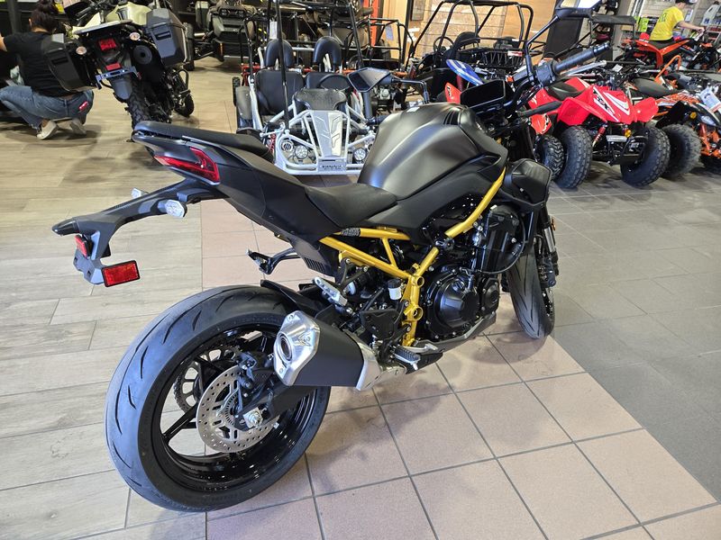 NEW 2026 KAWASAKI Z900 ABS Image 6