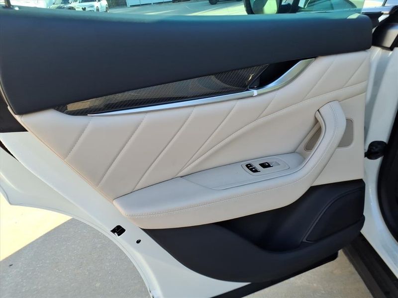 Used 2022 Maserati Levante ModenaImage 10