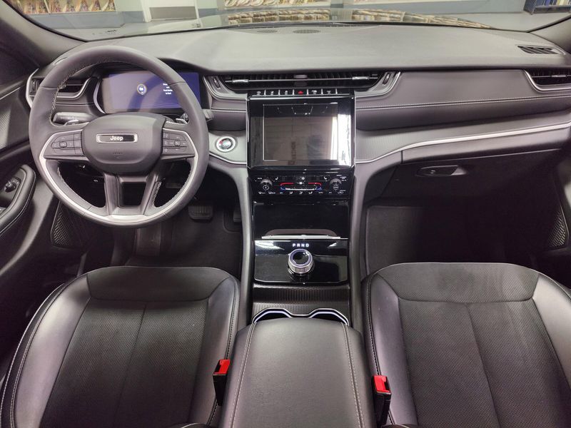 Used 2024 Jeep Grand Cherokee Altitude X 4X4 w/SunroofImage 21