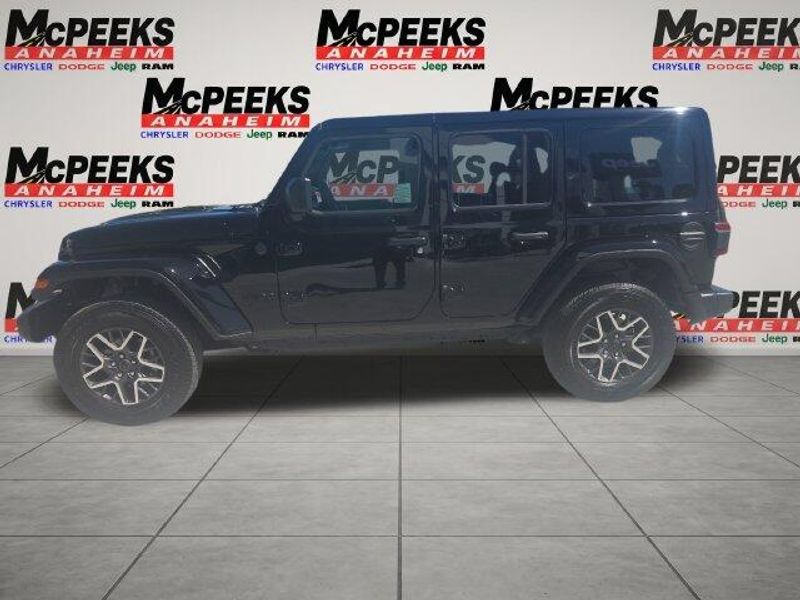 Used 2026 Jeep Wrangler SaharaImage 2